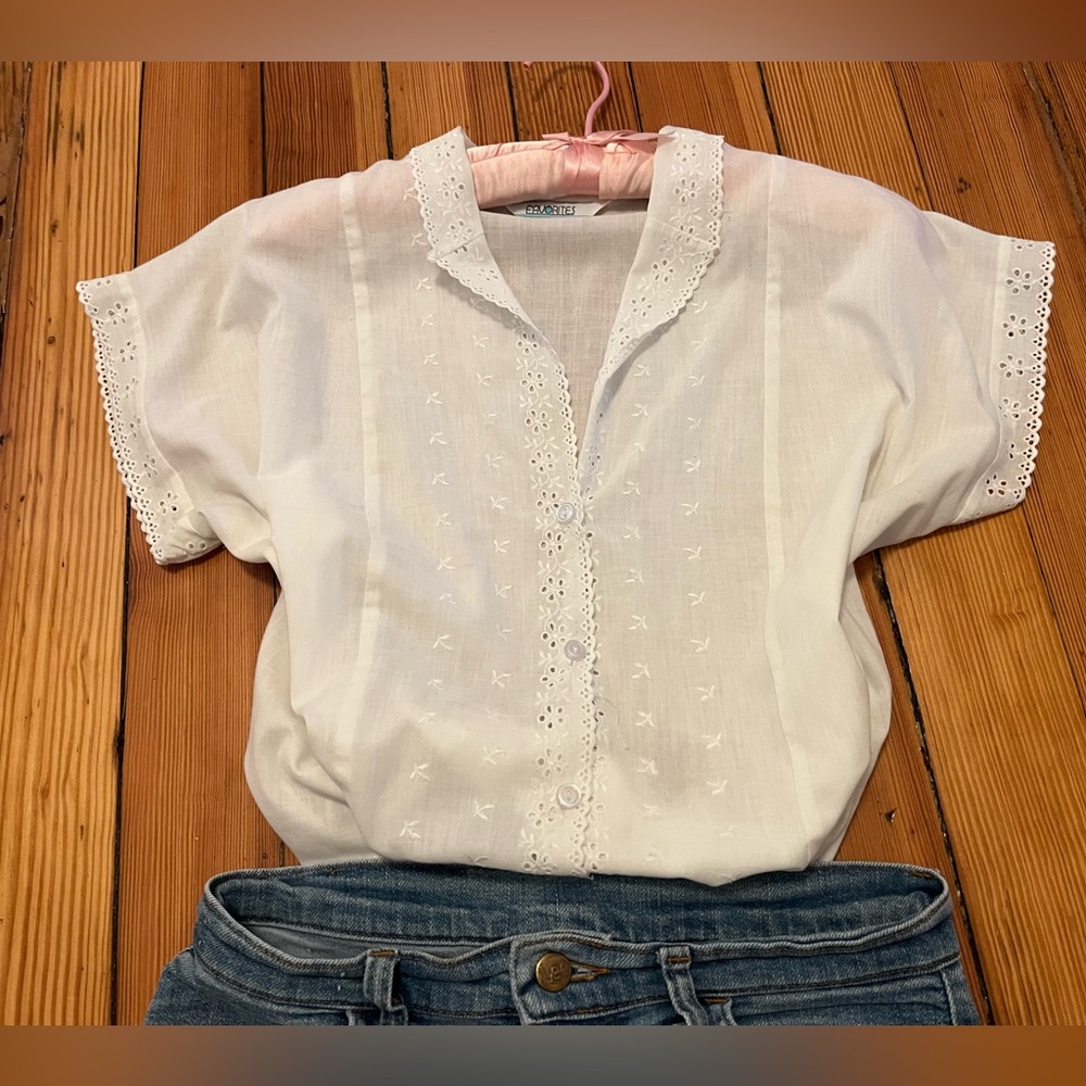 Vintage white eyelet short sleeve button up blouse